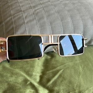 Square gold sunglasses ✨